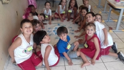 Alunos da Escola Maria de Azevedo Brandão (foto: Maura Silva)
