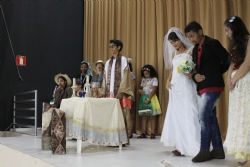 Centro Cultural fica lotado durante peça: "O Casamento do Cras"